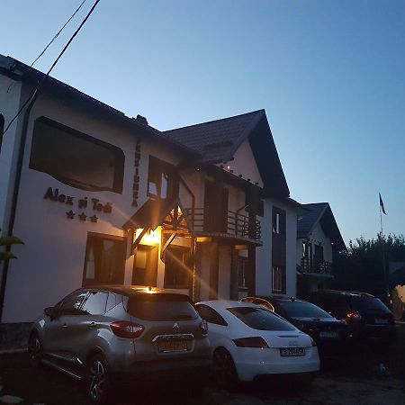 Pensiunea Alex Si Tedi Horezu Exteriör bild
