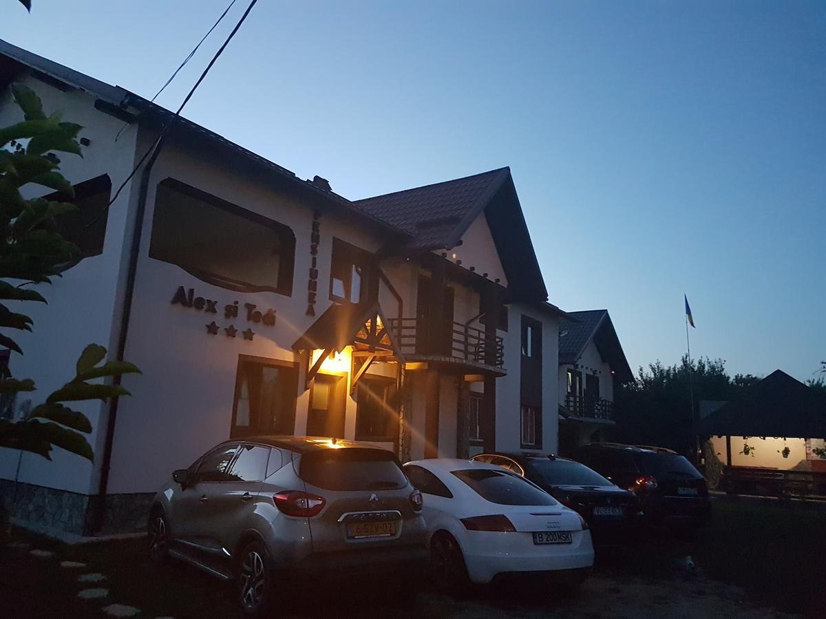 Pensiunea Alex Si Tedi Horezu Exteriör bild